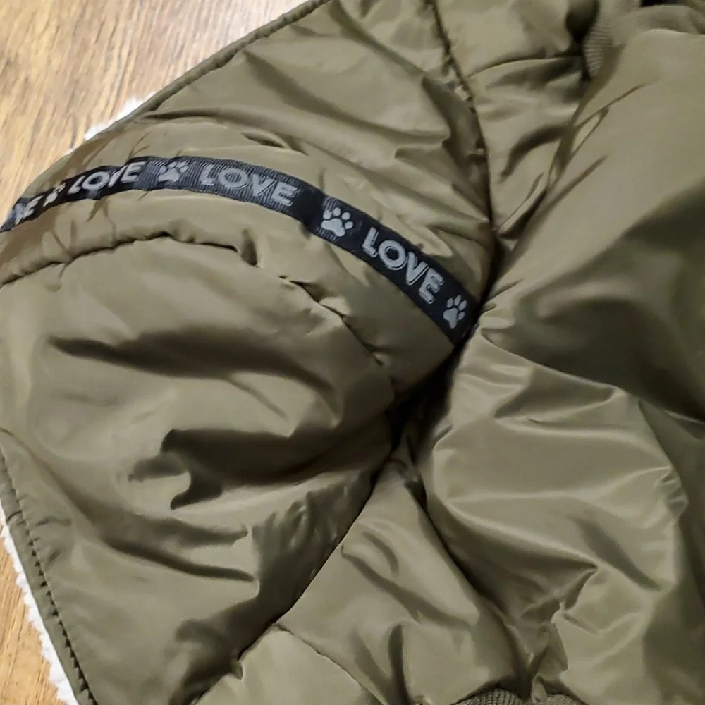 Frisco Dog Insulated Mid-Heavyweight Olive Colored Love Coat‎ Size Medium